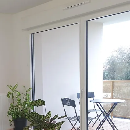 A Floirac Avec 2 Chambres, Un Parking Prive, Terrasse, A 5 Minutes En Voiture De L'arkea Arena De Bordeaux Apartment *