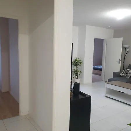 A Floirac Avec 2 Chambres, Un Parking Prive, Terrasse, A 5 Minutes En Voiture De L'arkea Arena De Bordeaux Apartment Floirac (Gironde)